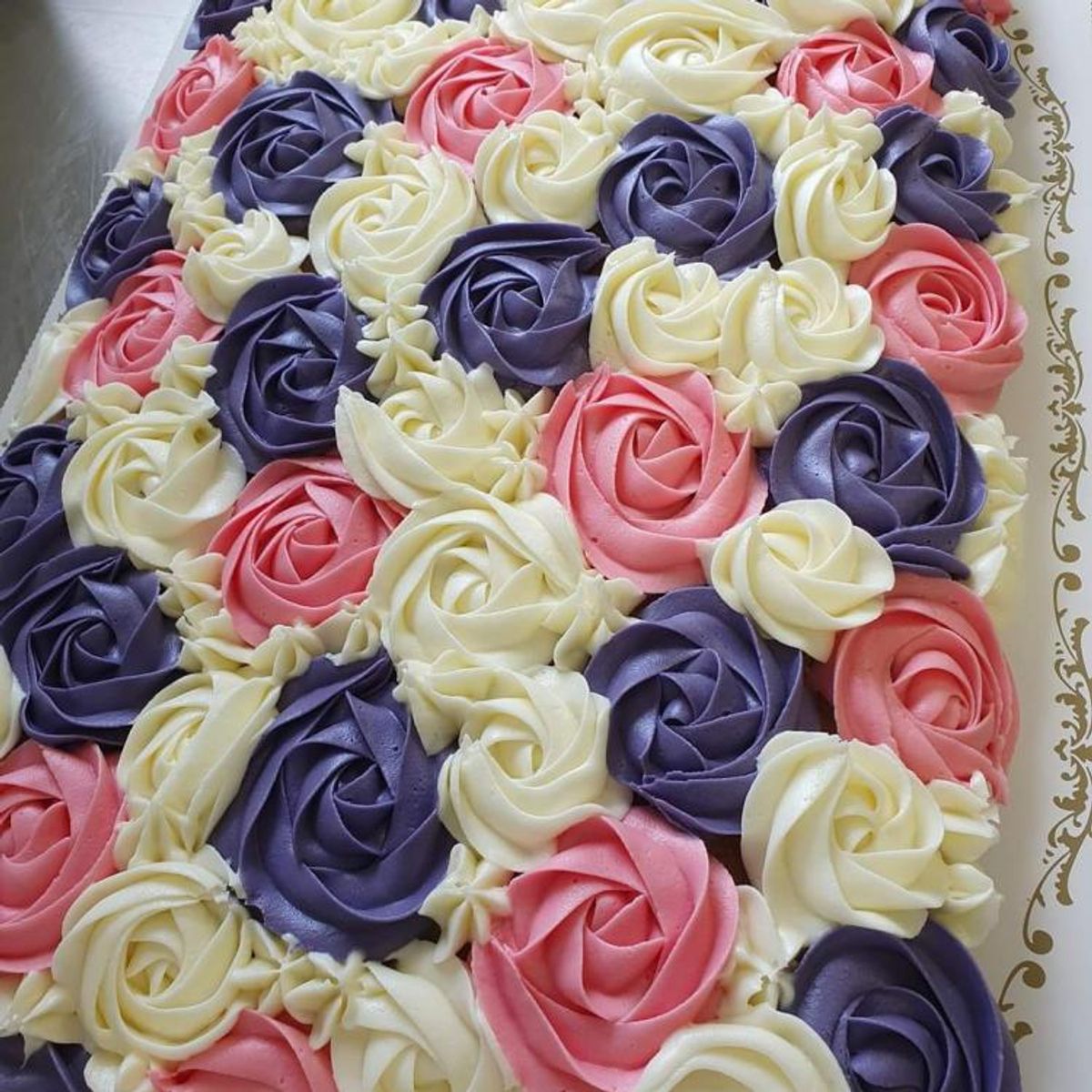 Rosepyntet gulrotkake, langpanne